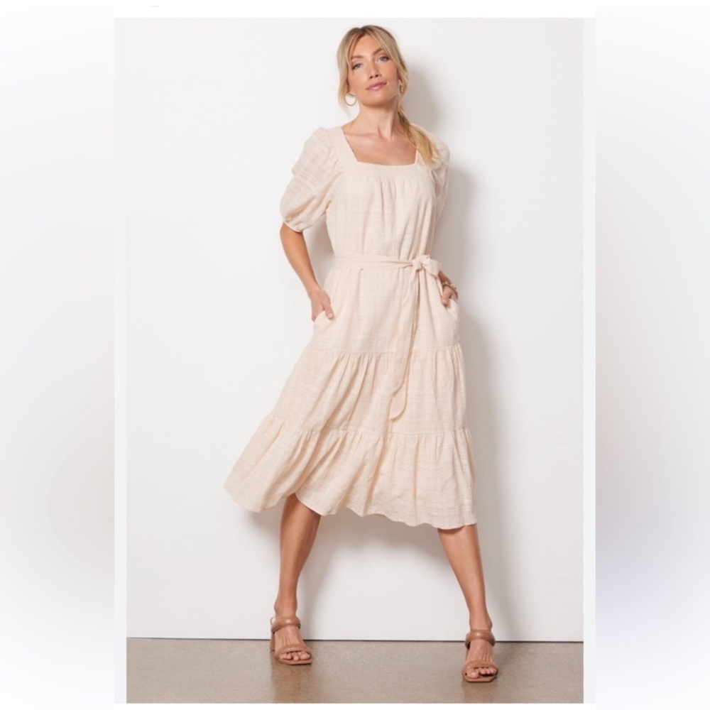 Evereve Cream Tiered Midi Dress with Puff Sleeves